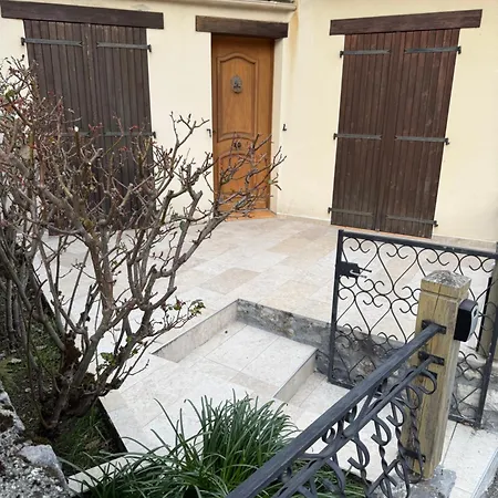 بيت للعطل 15 Places Avec Jacuzzi A Le Mourtis