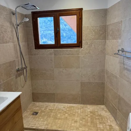 15 Places Avec Jacuzzi à Le Mourtis *