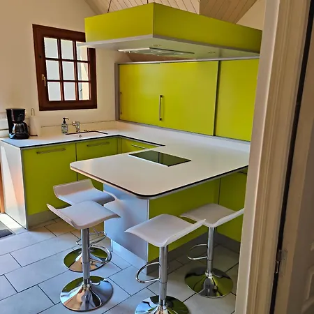 15 Places Avec Jacuzzi A Le Mourtis Ferienhaus Boutx