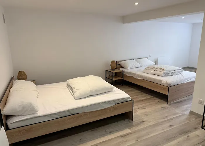 15 Places Avec Jacuzzi A Le Mourtis Feriehus Boutx